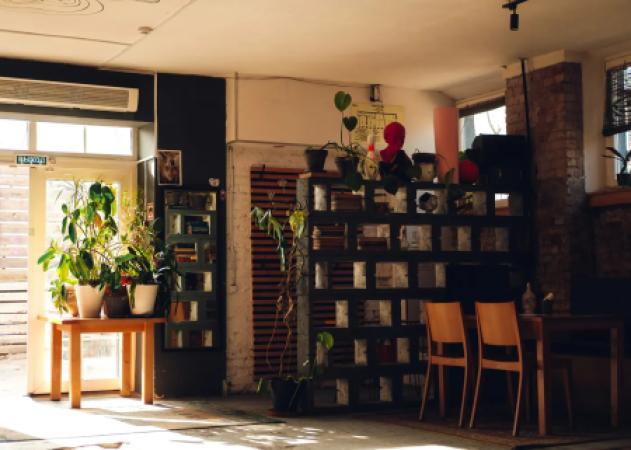 Sunroom open shelf